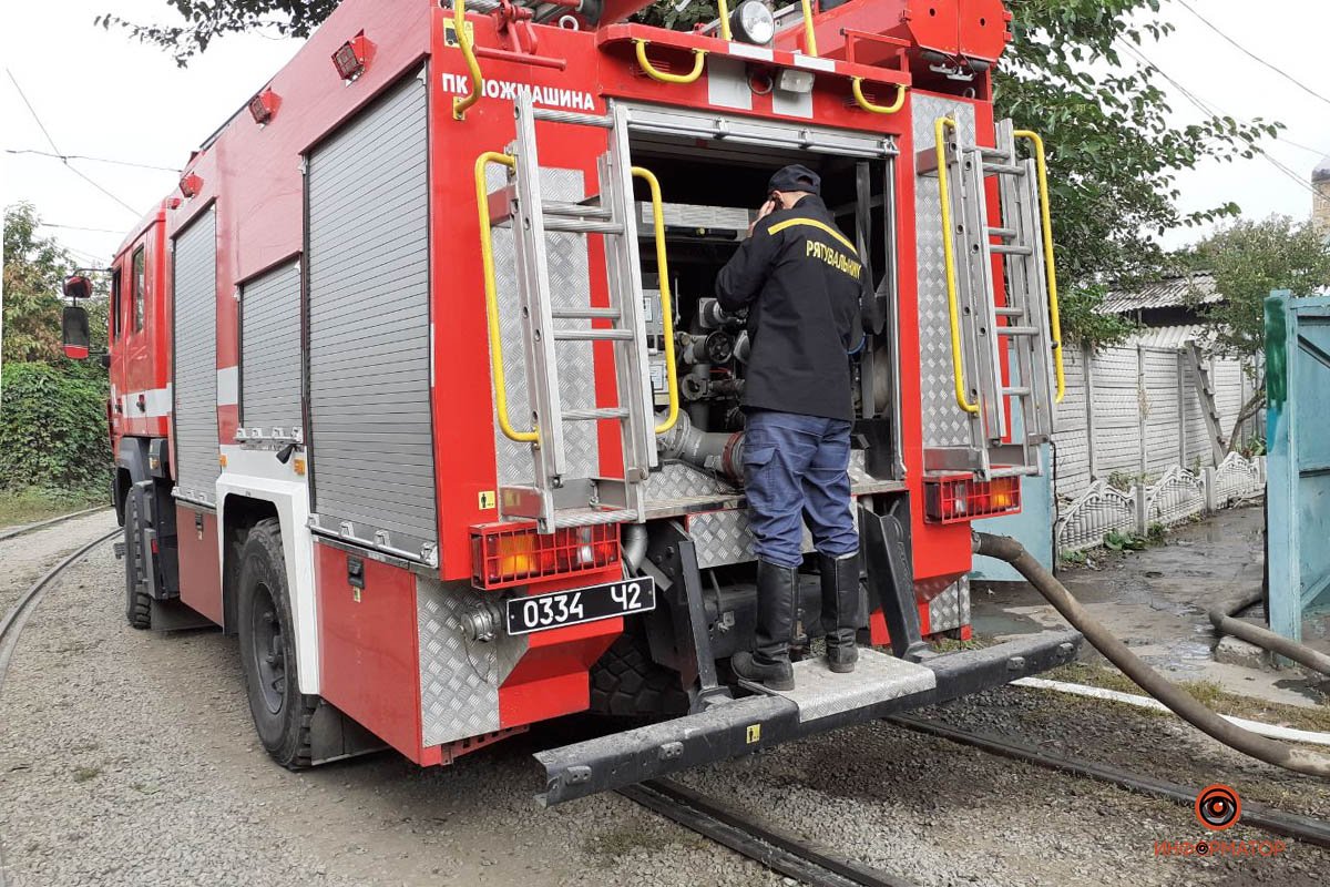 На Трамвайной горит дом