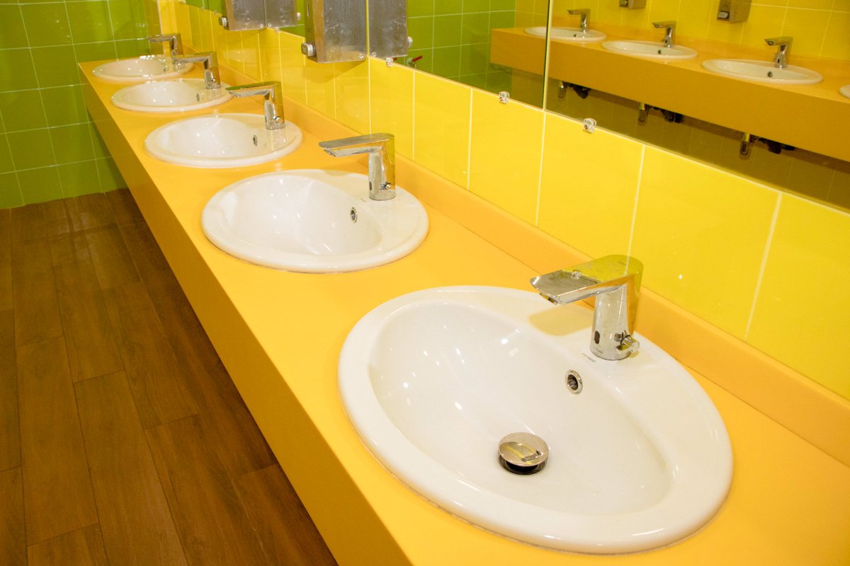 Новая кровля, яркий дизайн и уютные столовые: в школах Днепра проводят капитальные ремонты 6