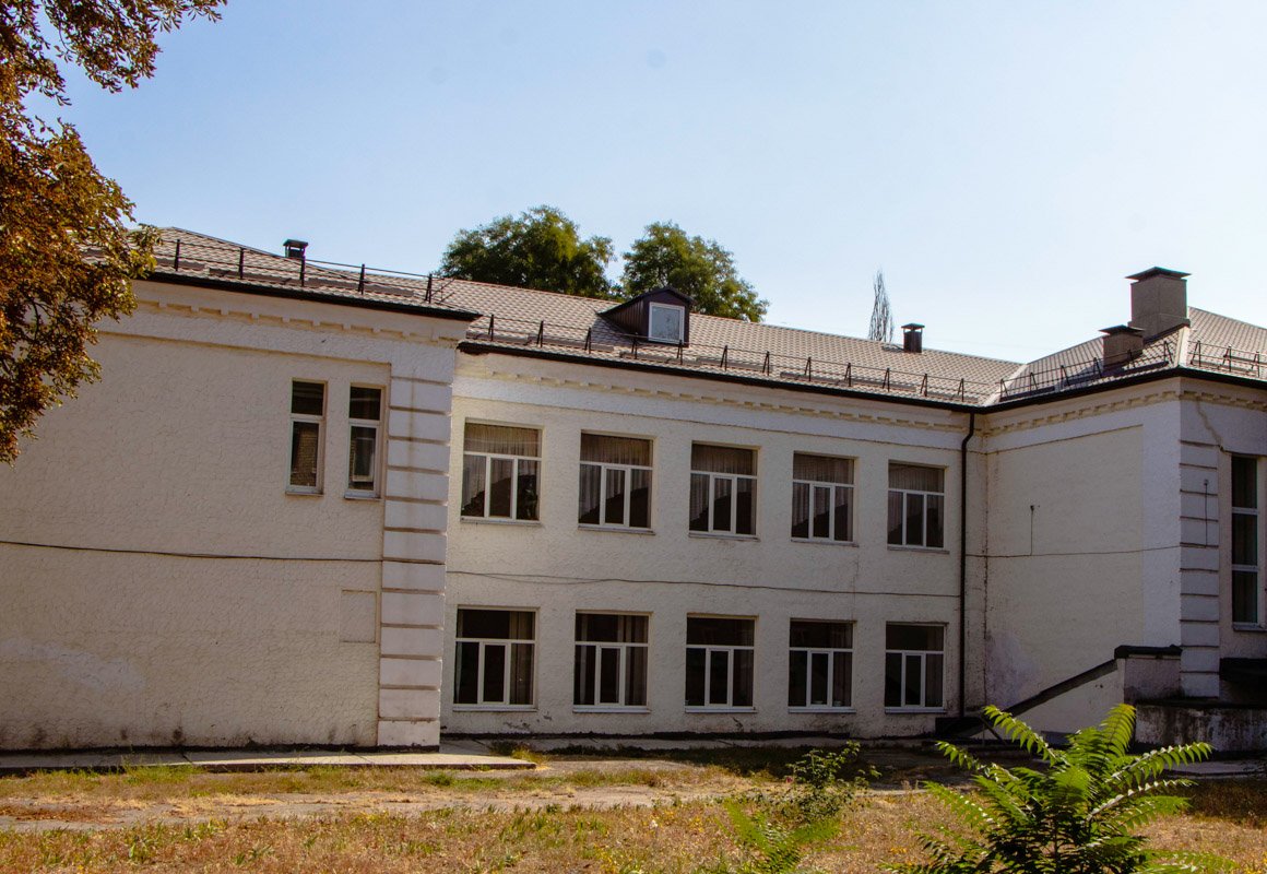 Новая кровля, яркий дизайн и уютные столовые: в школах Днепра проводят капитальные ремонты 13