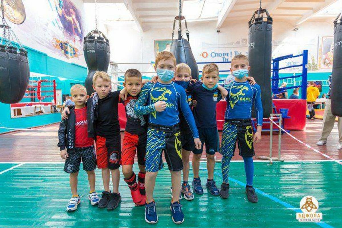 В соревнованиях приняли участие более 180 спортсменов В соревнованиях приняли участие более 180 спортсменов