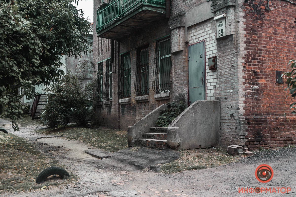 Выборы в Днепре: коллекция ям на округе Михаила Кутузова 4