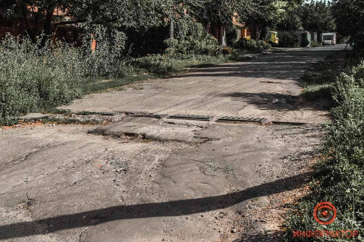 Выборы в Днепре: коллекция ям на округе Михаила Кутузова 8
