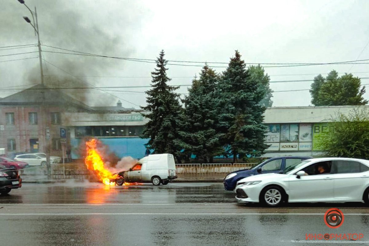 За несколько минут лёгкое возгорание переросло в серьёзный пожар За несколько минут лёгкое возгорание переросло в серьёзный пожар
