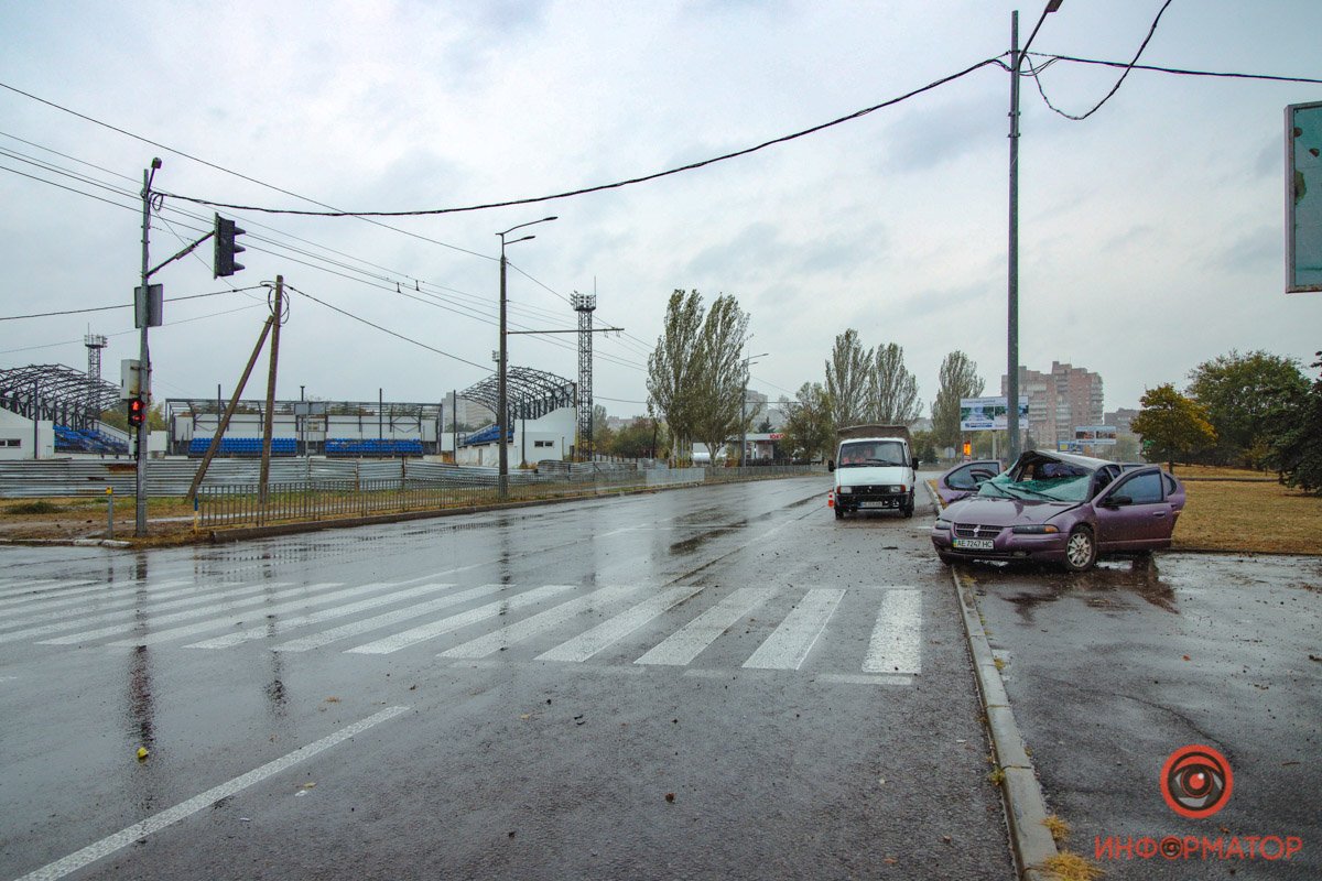 Авария произошла возле Ледовой арены