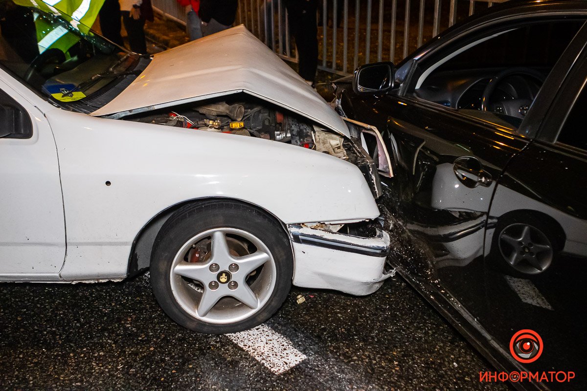 Водителя Ford увезла скорая Водителя Ford увезла скорая