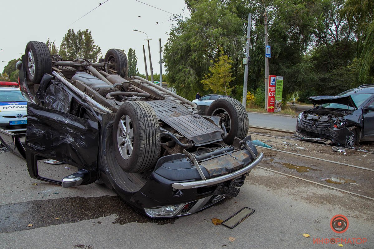 Из-за ДТП заблокировано движение трамваев в обоих направлениях