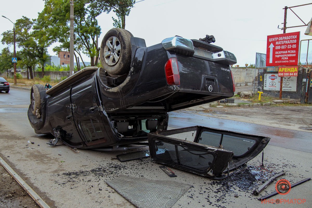 Также затруднено движение по проспекту Богдана Хмельницкого в обе стороны