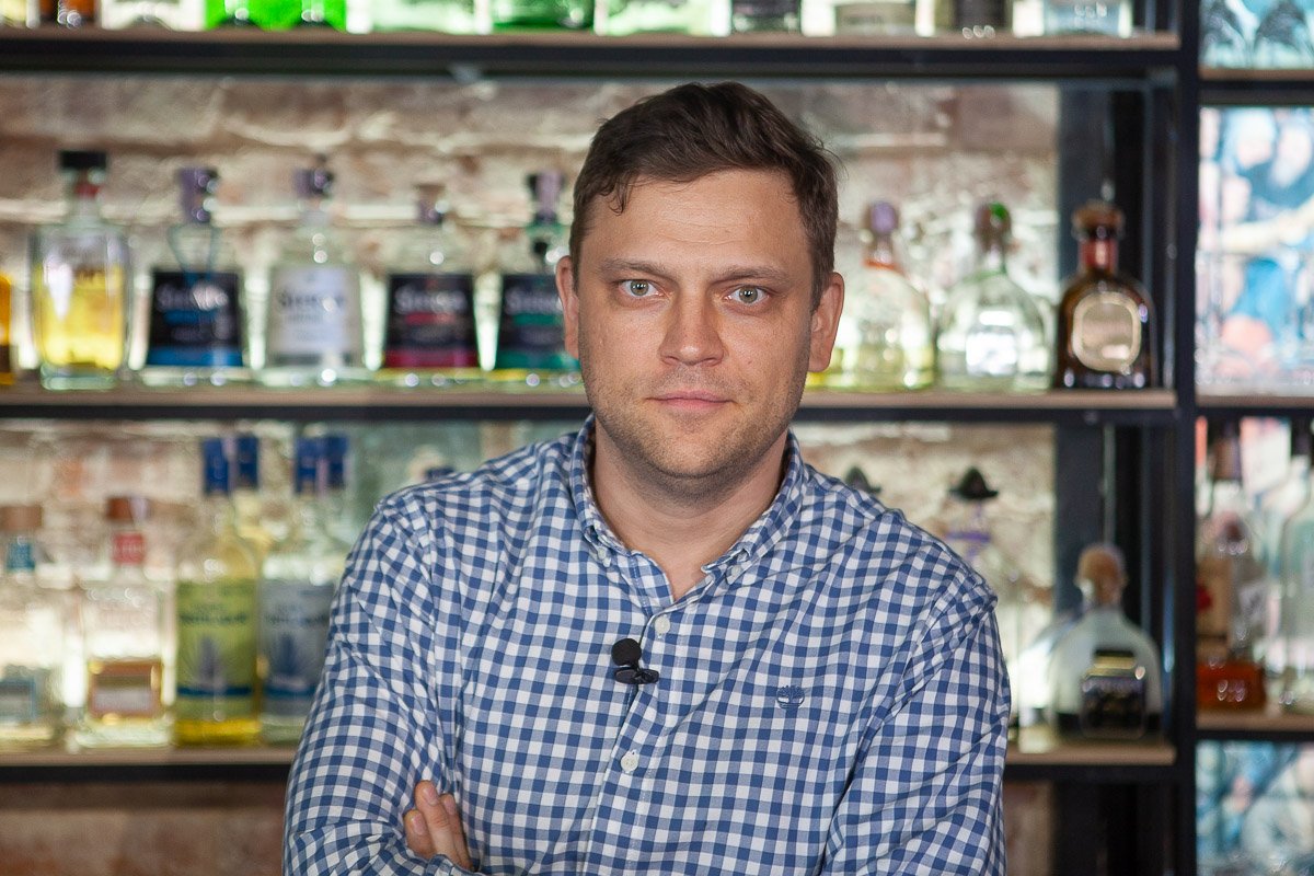 О клетчатой сумке и 20-летней истории: интервью с солистом "Гражданина Топинамбура" Романом Забугой 3