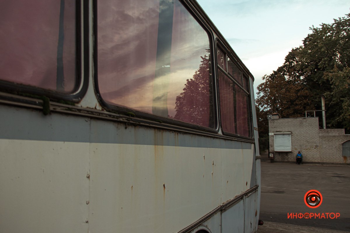 Я рассекаю город во сне.