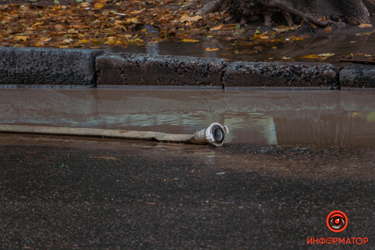 Вероятно, трубу прорвало ночью