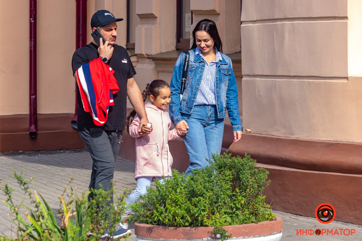 Так тепло смотреть на красивую семью