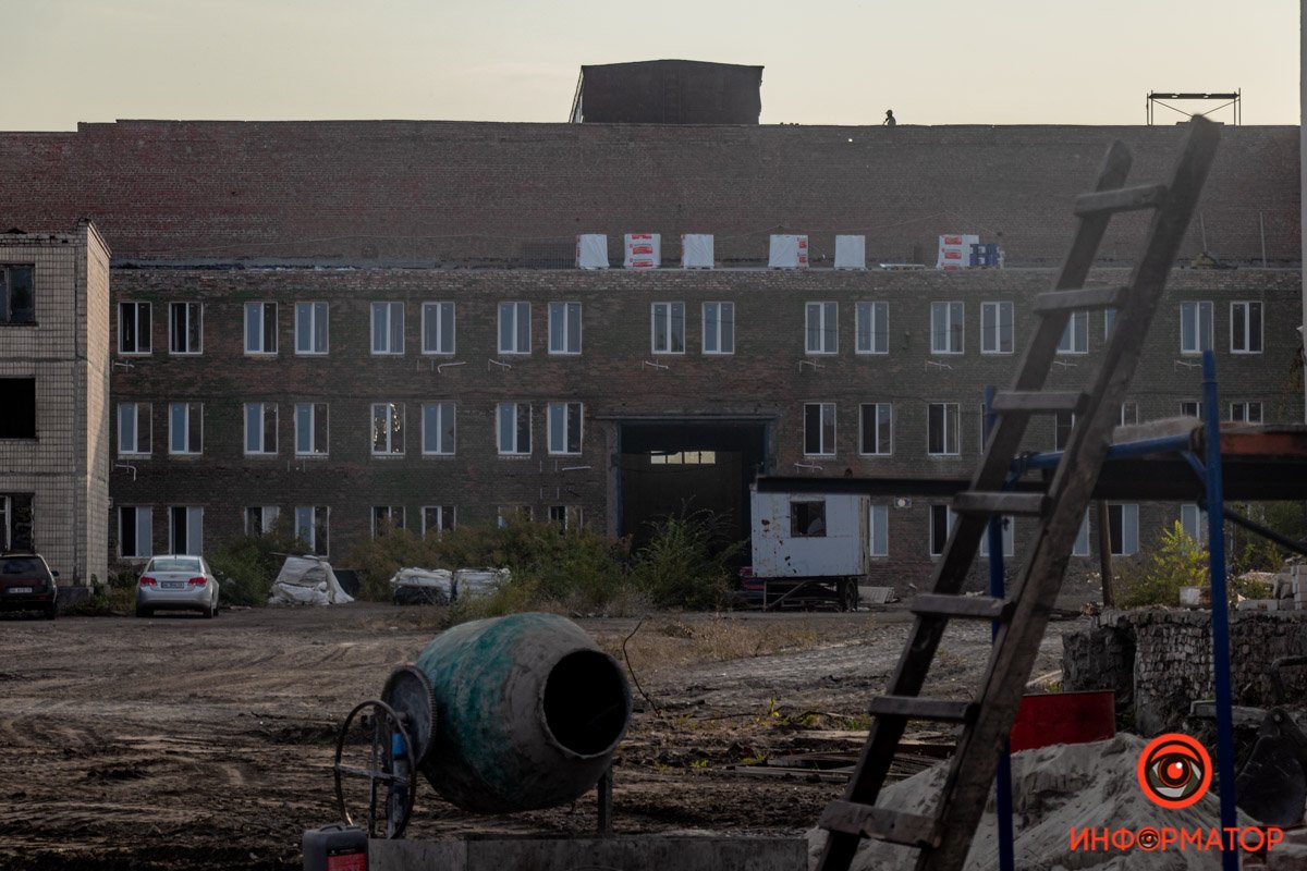 Часть здания предприятия возобновляют Часть здания предприятия возобновляют