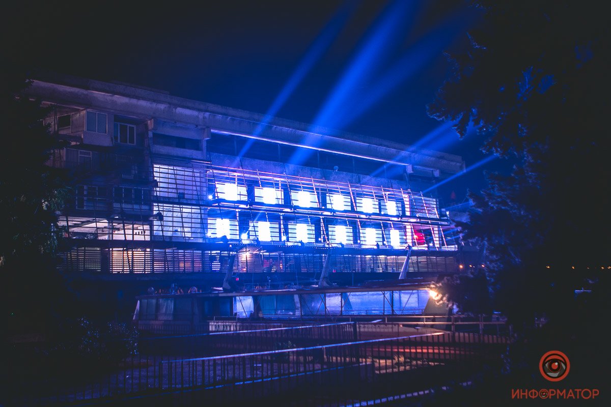 Уникальное световое шоу Уникальное световое шоу