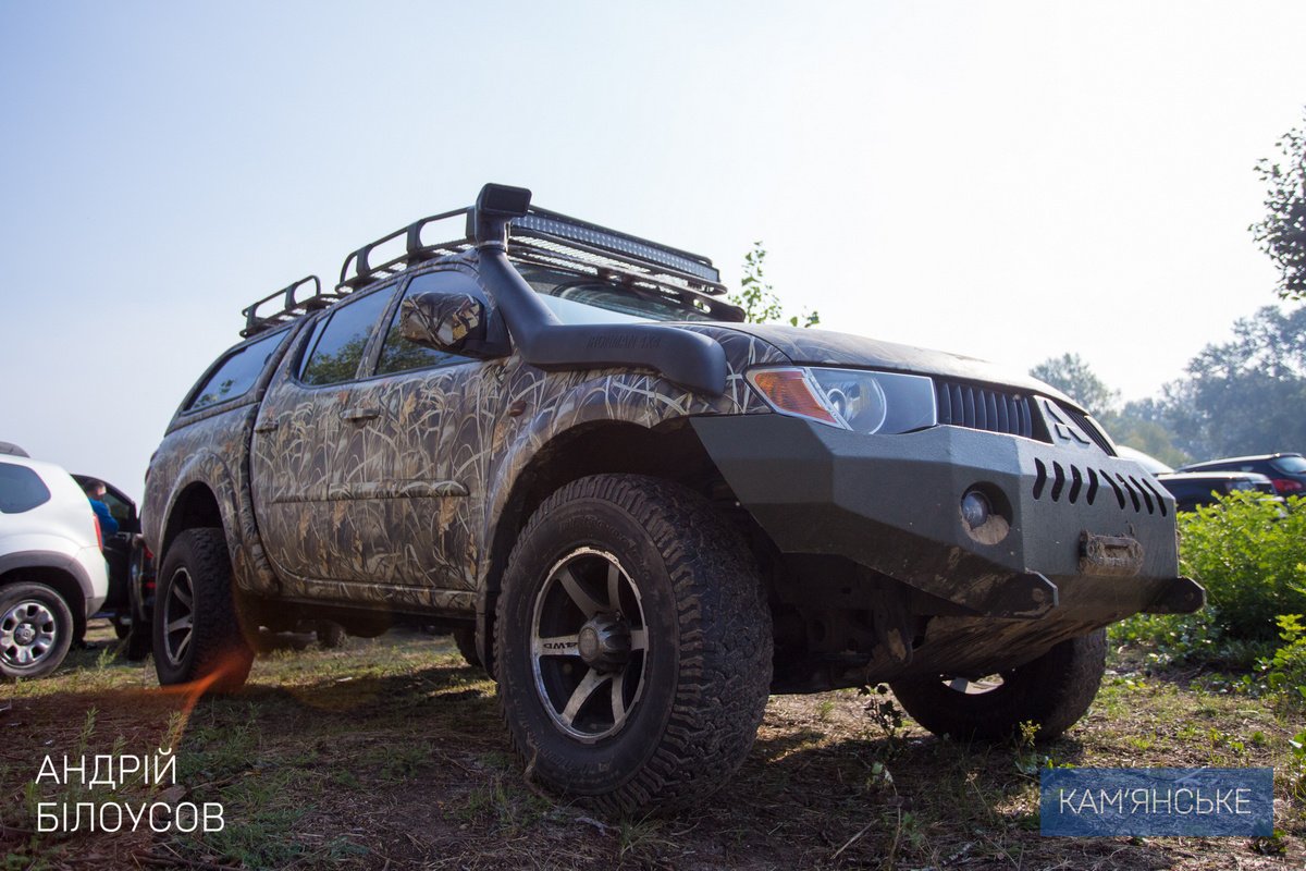Автомобильные соревнования состоялись на левобережье Каменского