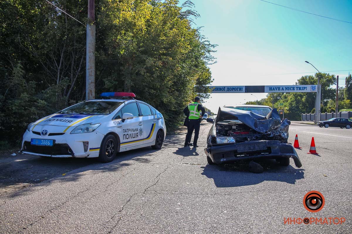 Столкнулись Renault и Nissan Столкнулись Renault и Nissan