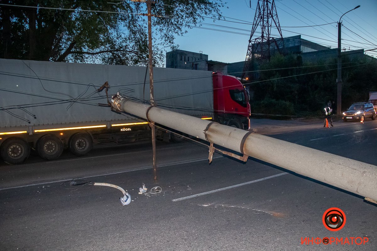 Висит на проводах Висит на проводах