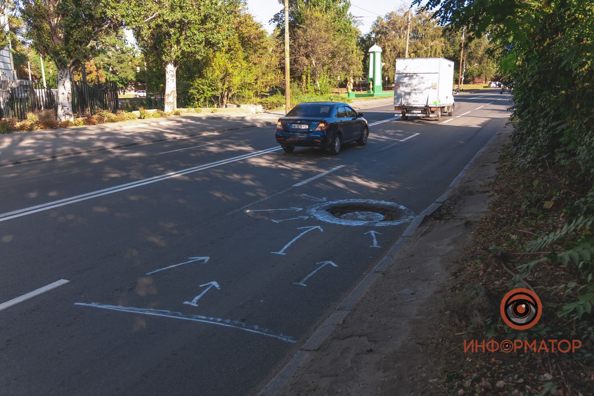 Водитель может не заметить люк и влететь в ухаб