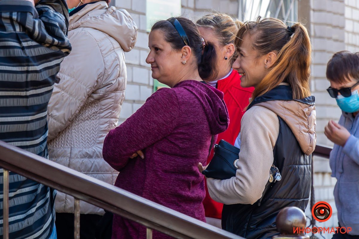 Жителям Елизаветовки раздали 3 килограмма денег в рамках эксперимента с криптовалютой 12