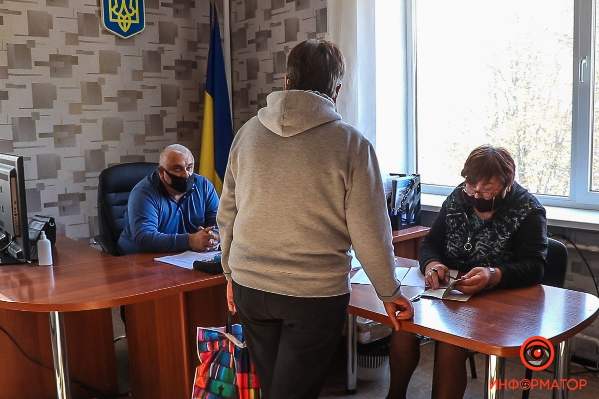 Жителям Елизаветовки раздали 3 килограмма денег в рамках эксперимента с криптовалютой 14