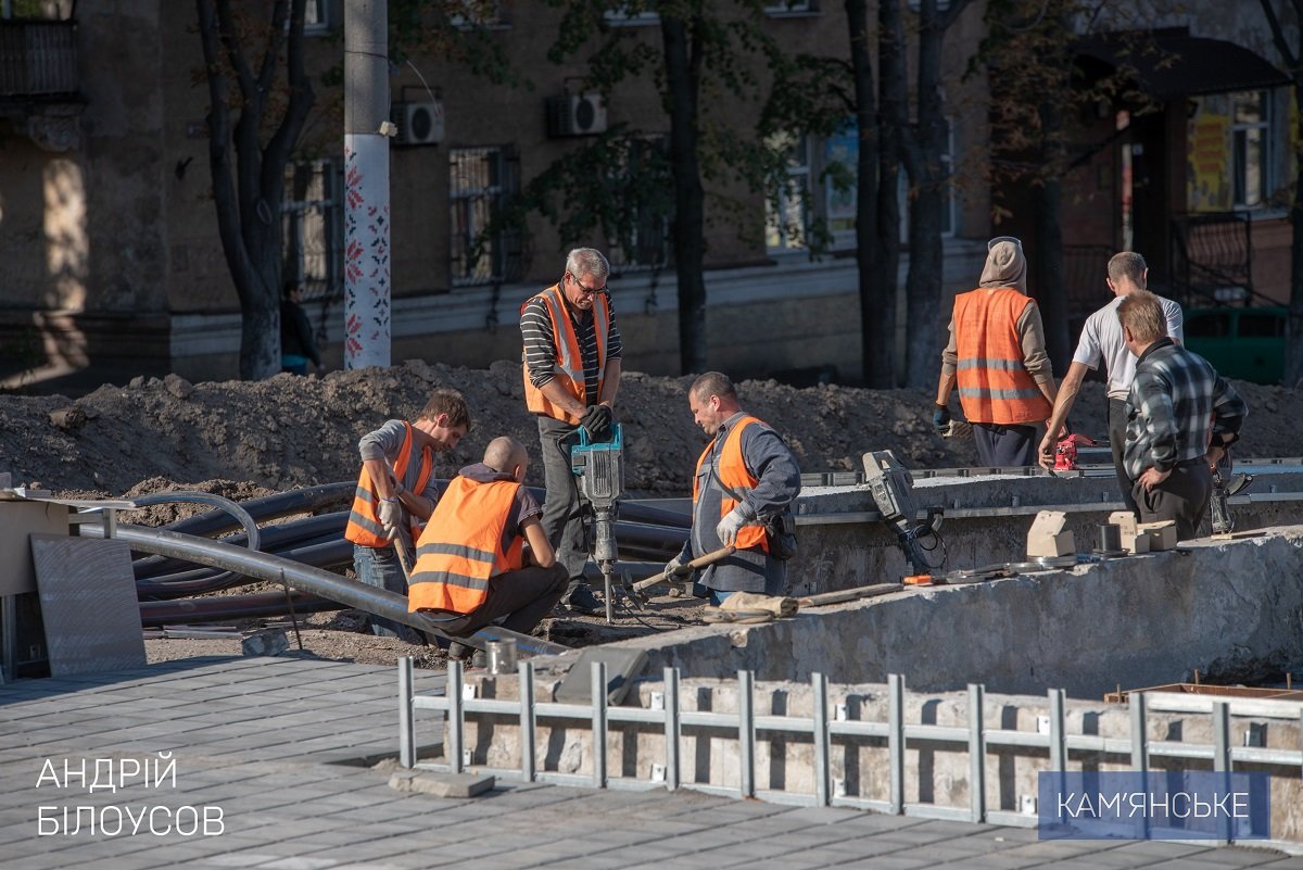 Обновленный сквер Каменского по проспекту Свободы встретит жителей уже этой осенью 4