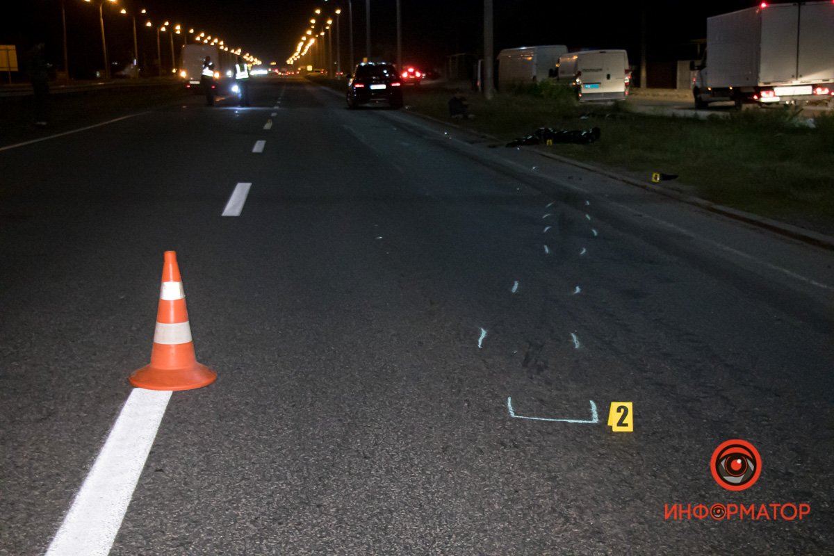 Людей отбросило на обочину Людей отбросило на обочину