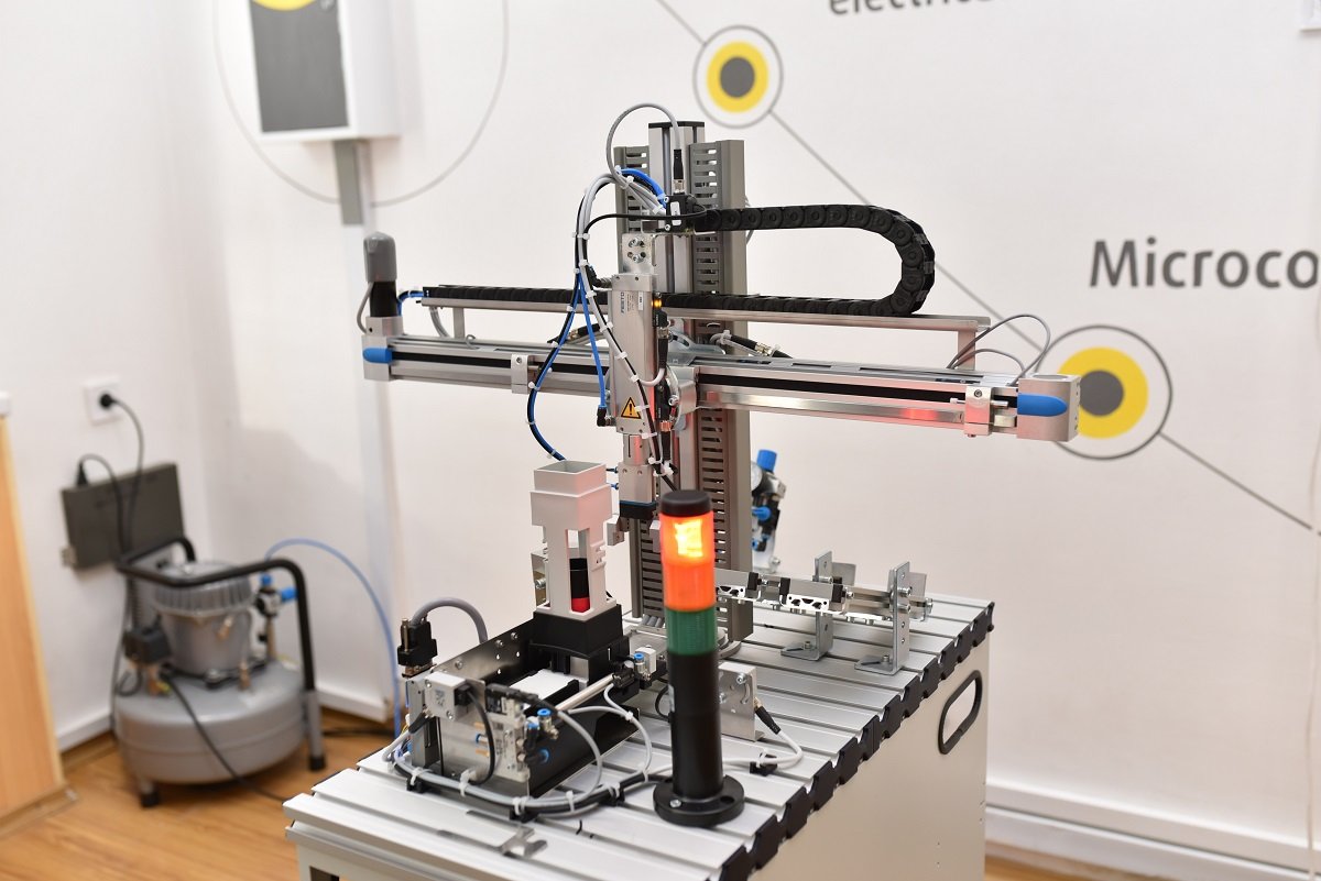 В Днепре стартовал финал Всеукраинского конкурса WorldSkills Ukraine по мехатронике 2