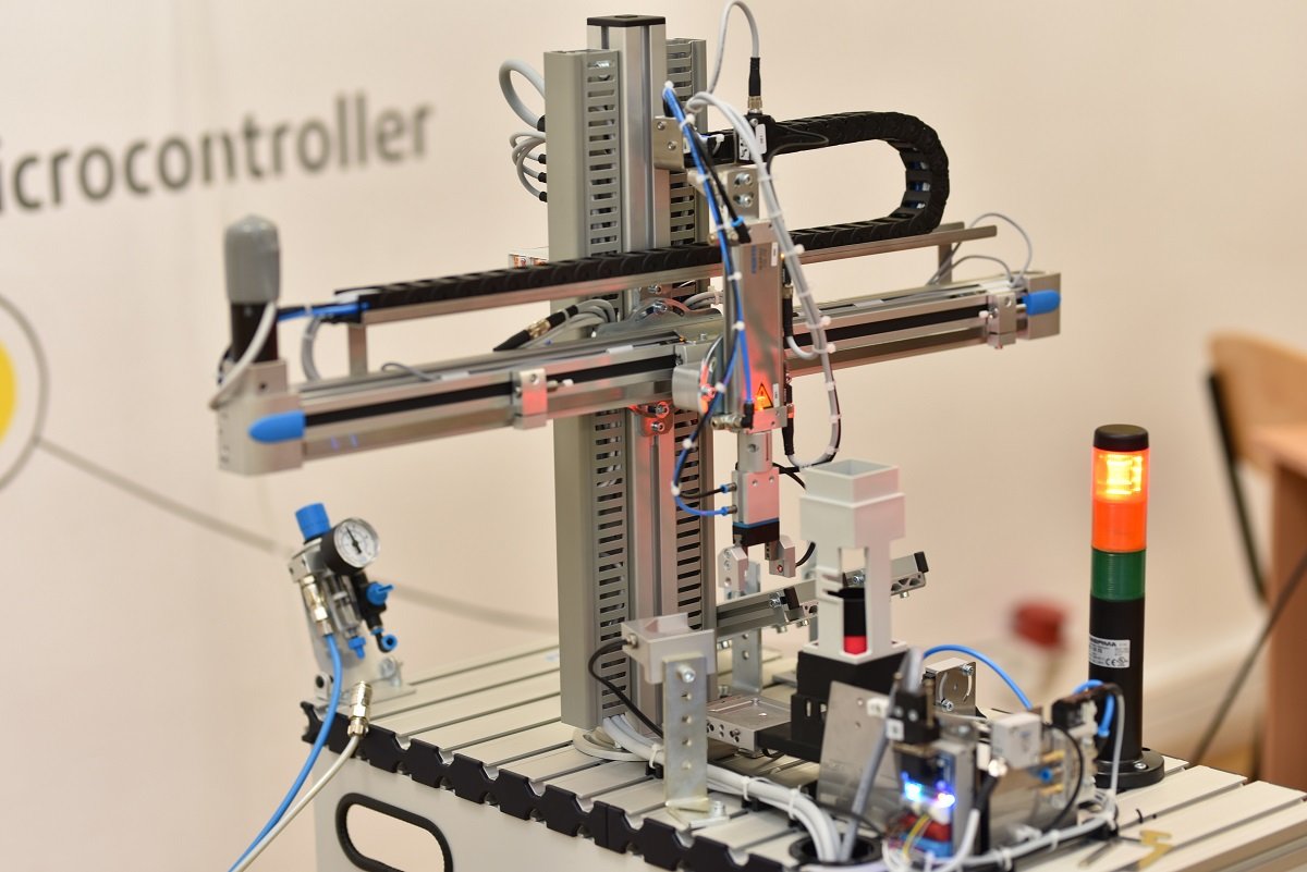 В Днепре стартовал финал Всеукраинского конкурса WorldSkills Ukraine по мехатронике 4