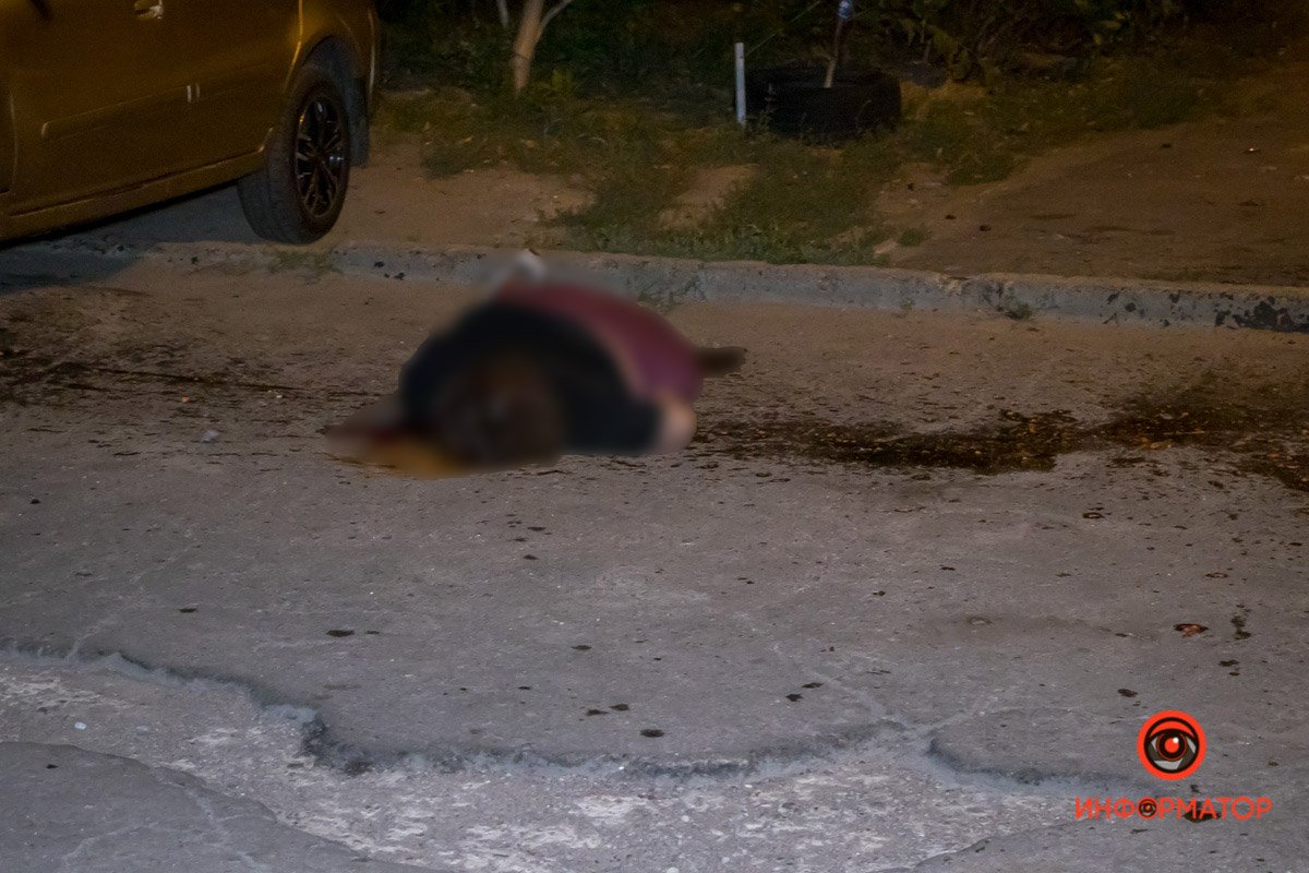 Женщина упала с 16 этажа