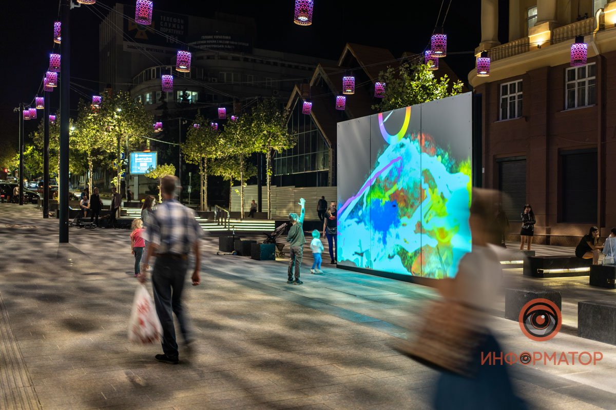 С медиаэкраном могут взаимодействовать все желающие С медиаэкраном могут взаимодействовать все желающие