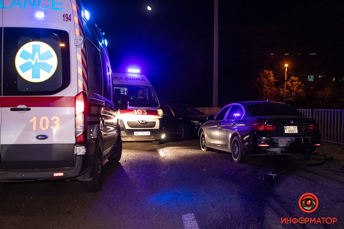 Мужчину забрала скорая в больницу имени Мечникова