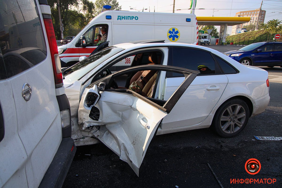 Столкнулись Audi и Nissan