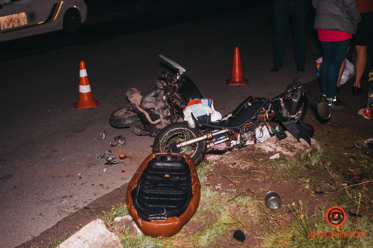 На улице Генерала Воливача столкнулись Таврия и скутер На улице Генерала Воливача столкнулись Таврия и скутер