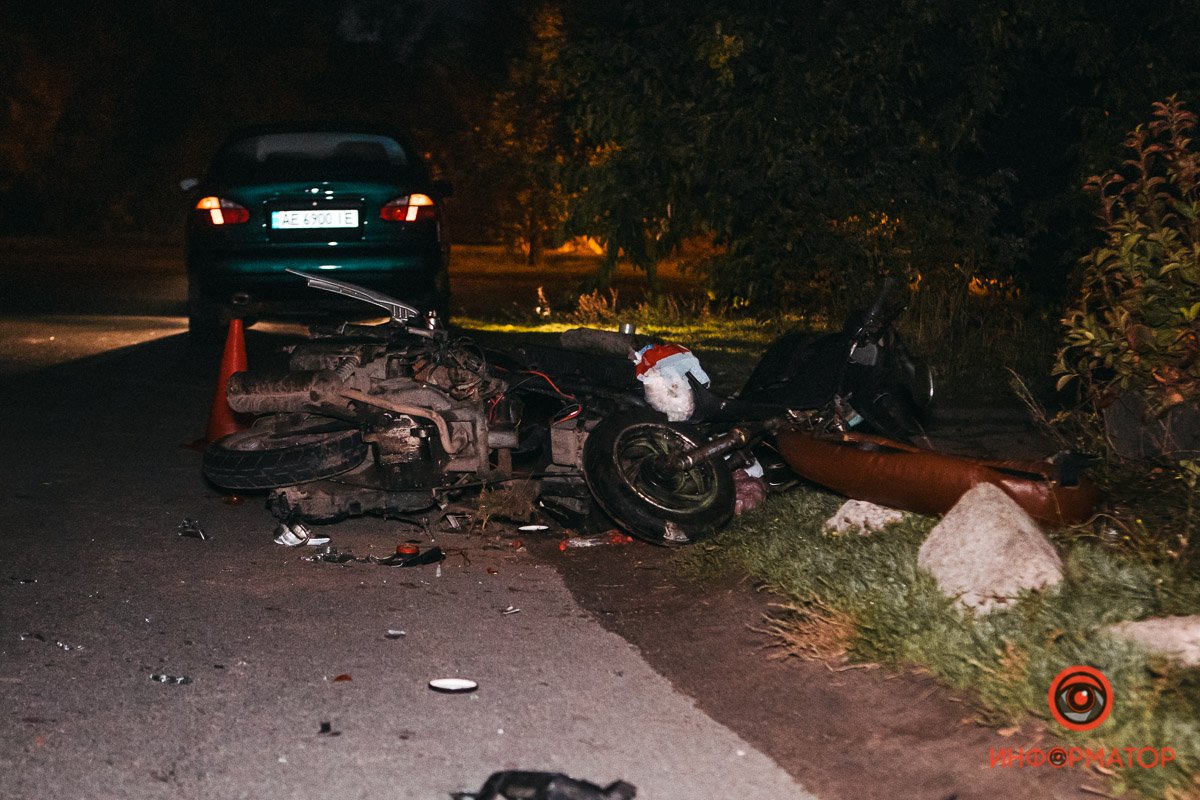 Патрульные оградили место ДТП конусами, ожидается приезд следователя по ДТП Патрульные оградили место ДТП конусами, ожидается приезд следователя по ДТП