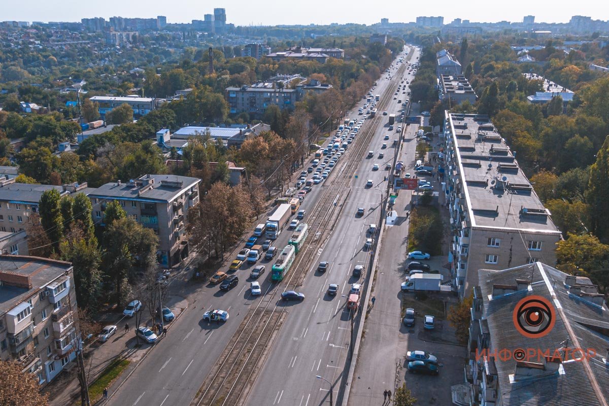 Пока на месте работали спасатели, патрульные перекрыли движение