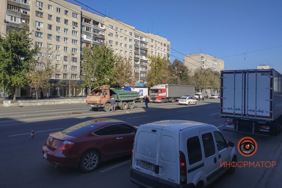 Электротранспорт стоит Электротранспорт стоит