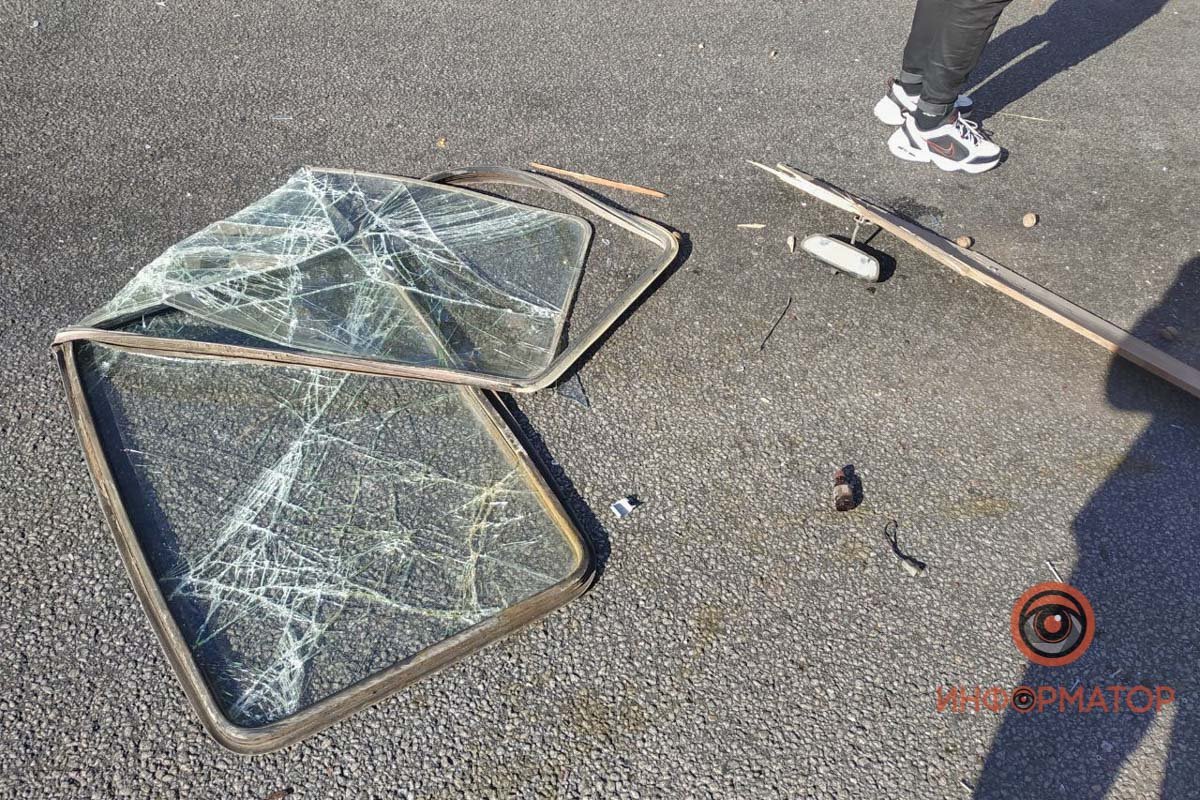 У Камаза повредилась крыша У Камаза повредилась крыша