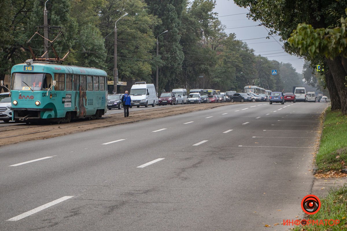 Передняя колесная пара первого вагона электротранспорта сошла с рельсов Передняя колесная пара первого вагона электротранспорта сошла с рельсов