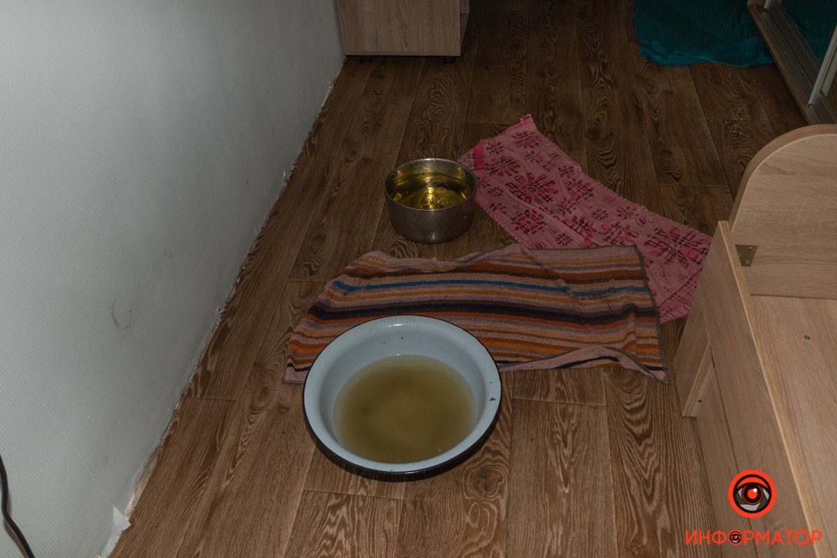 По словам жильцов, со вчерашнего дня в доме начали заполнять водой систему отопления По словам жильцов, со вчерашнего дня в доме начали заполнять водой систему отопления