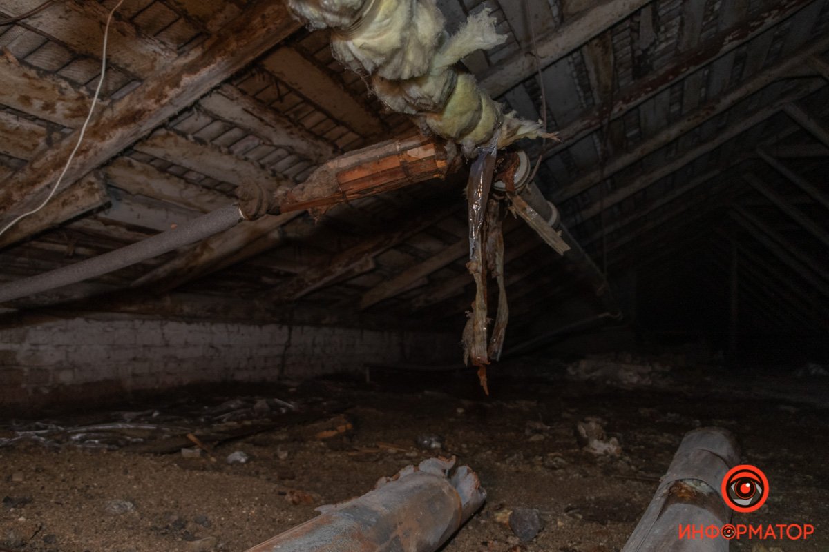 Та самая труба на чердаке дома Та самая труба на чердаке дома