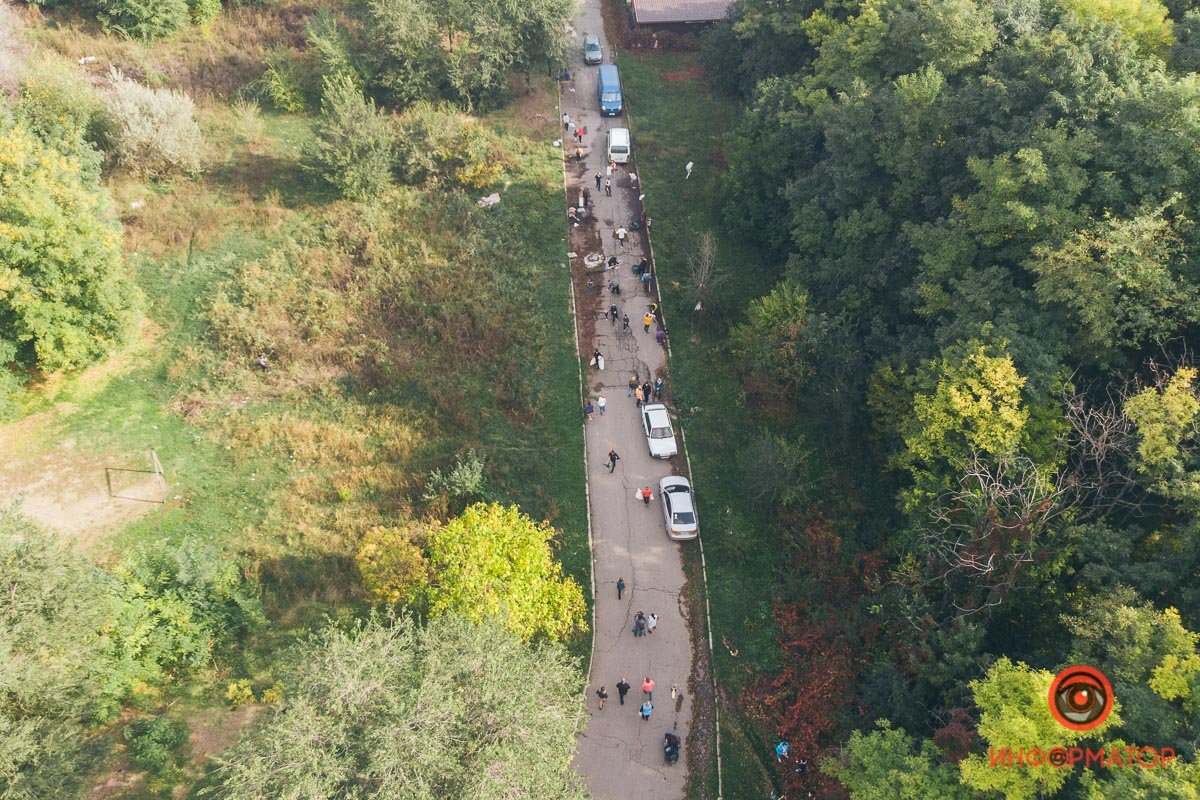 10 октября на улице Данилы Нечая, возле дома №8, в посадке, местная жительница нашла изувеченный обнаженный труп 10 октября на улице Данилы Нечая, возле дома №8, в посадке, местная жительница нашла изувеченный обнаженный труп