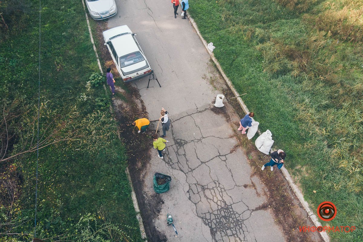 По словам собравшихся, подобная ситуация и в соседних зеленых зонах По словам собравшихся, подобная ситуация и в соседних зеленых зонах