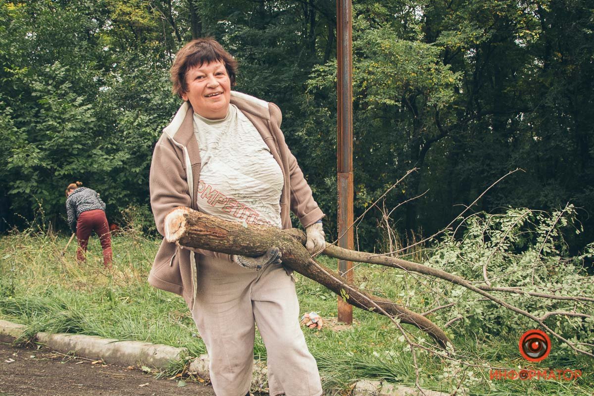 Люди пришли целыми семьями Люди пришли целыми семьями