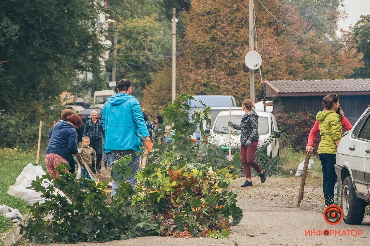 На Нечая жители сами убрали заросли, где нашли тело женщины с проломленной головой На Нечая жители сами убрали заросли, где нашли тело женщины с проломленной головой