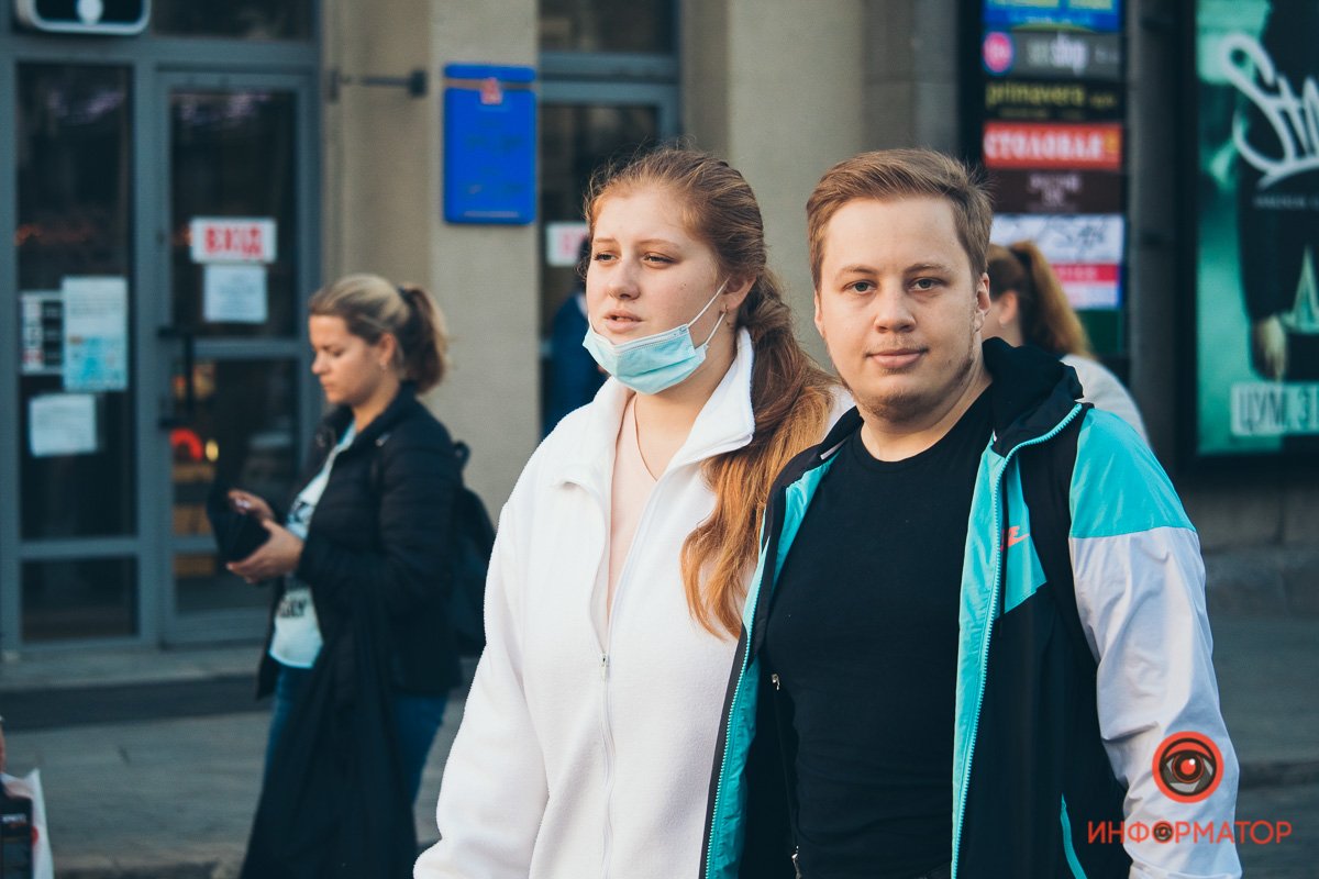 Я. Слежу. За. Тобой. Я. Слежу. За. Тобой.