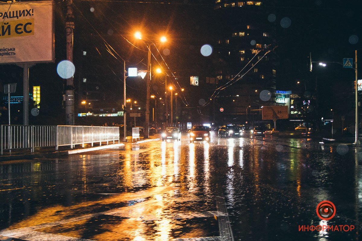 Возле цирка