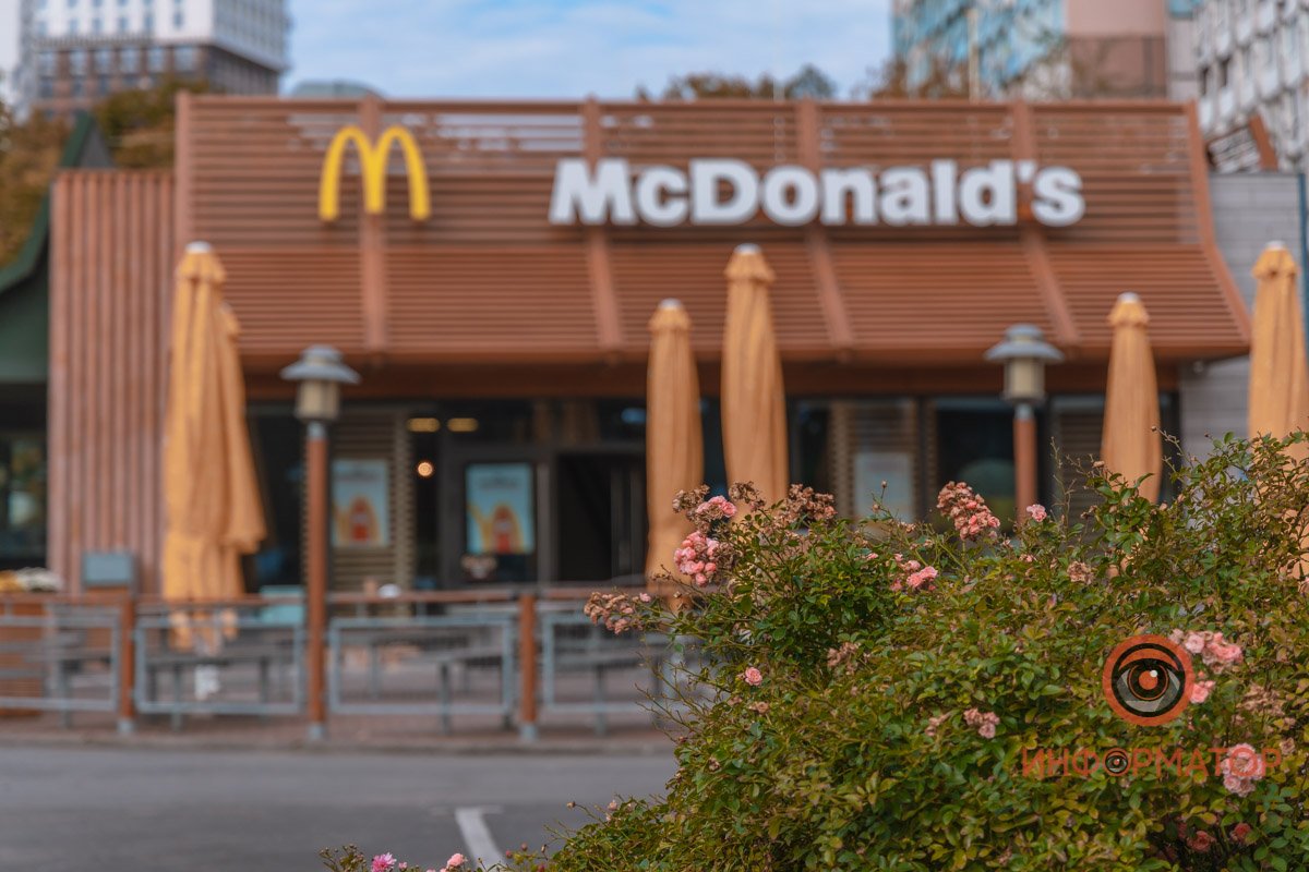 Будет отдельное место для курьеров