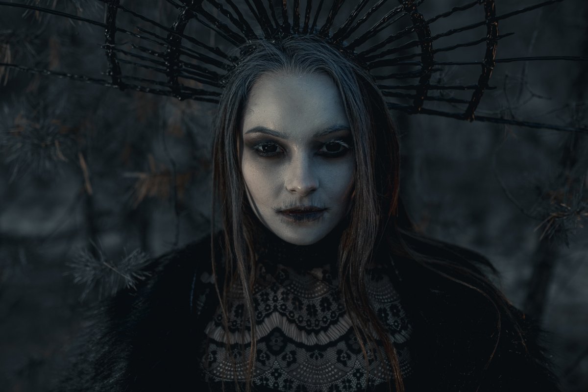 Пусть хмель и корица, и змей, и лисица На первой зарнице прославят сестрицу Пусть хмель и корица, и змей, и лисица На первой зарнице прославят сестрицу