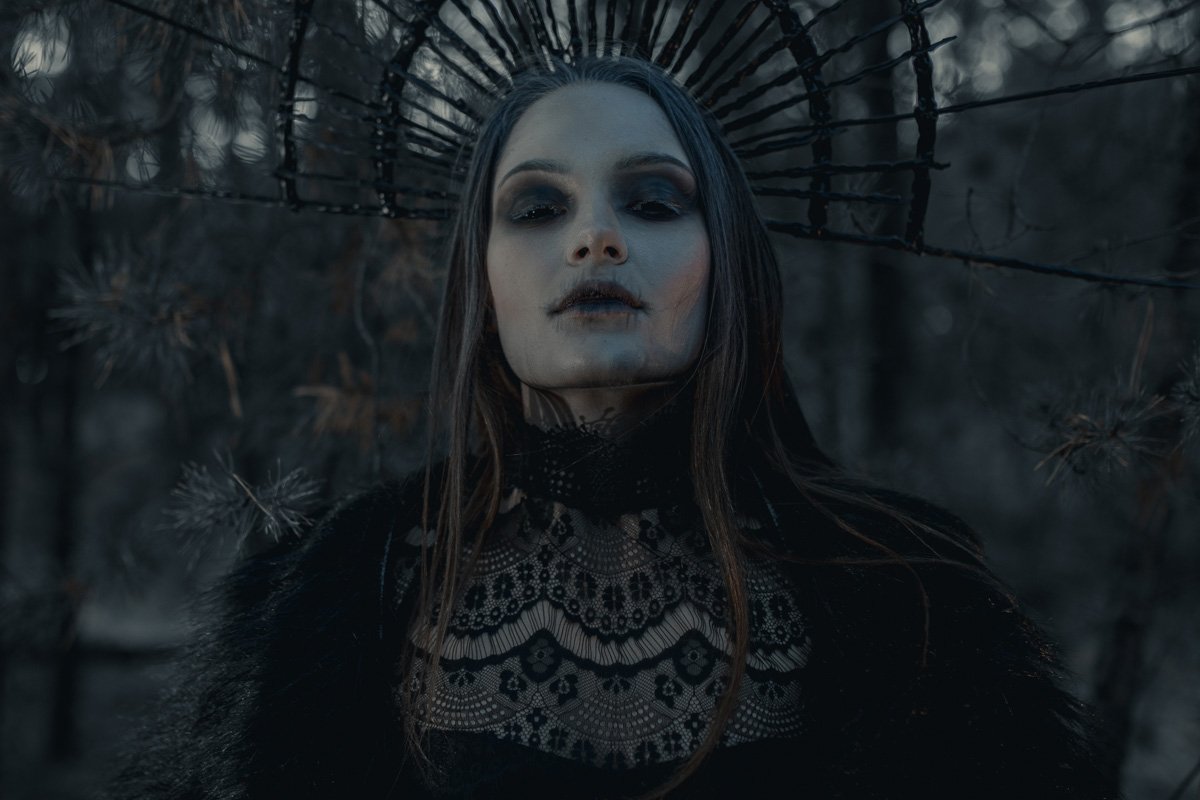 Эй-эй, пока ещё жива... Эй-эй, пока ещё жива...