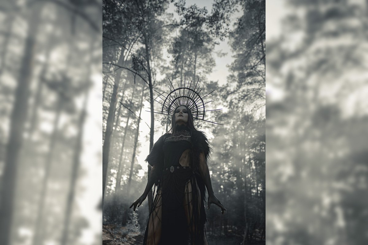 Эй-эй, пока ещё жива... Эй-эй, пока ещё жива...