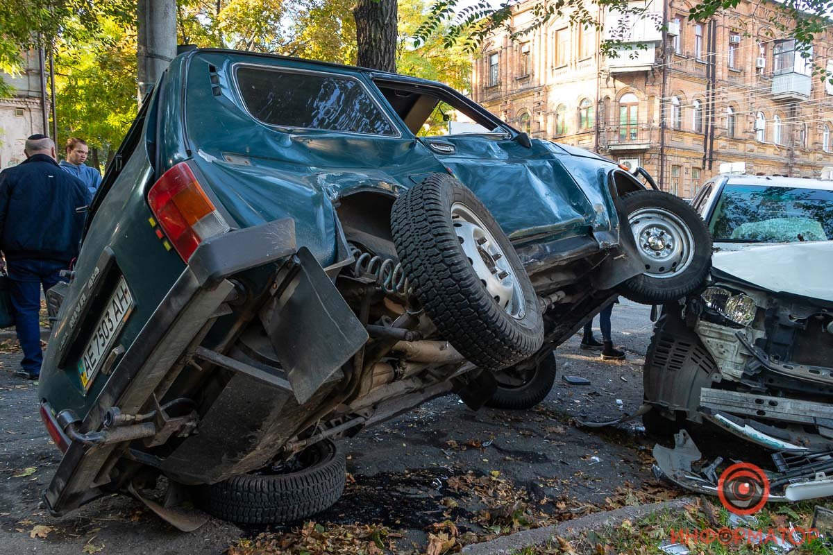 Водитель "Нивы" от госпитализации отказался Водитель "Нивы" от госпитализации отказался